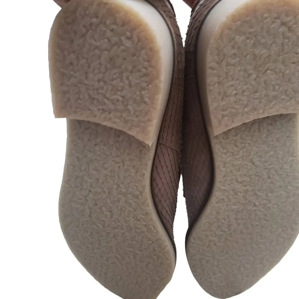 Anthropologie Seychelles taupe leather derby shoes size 10